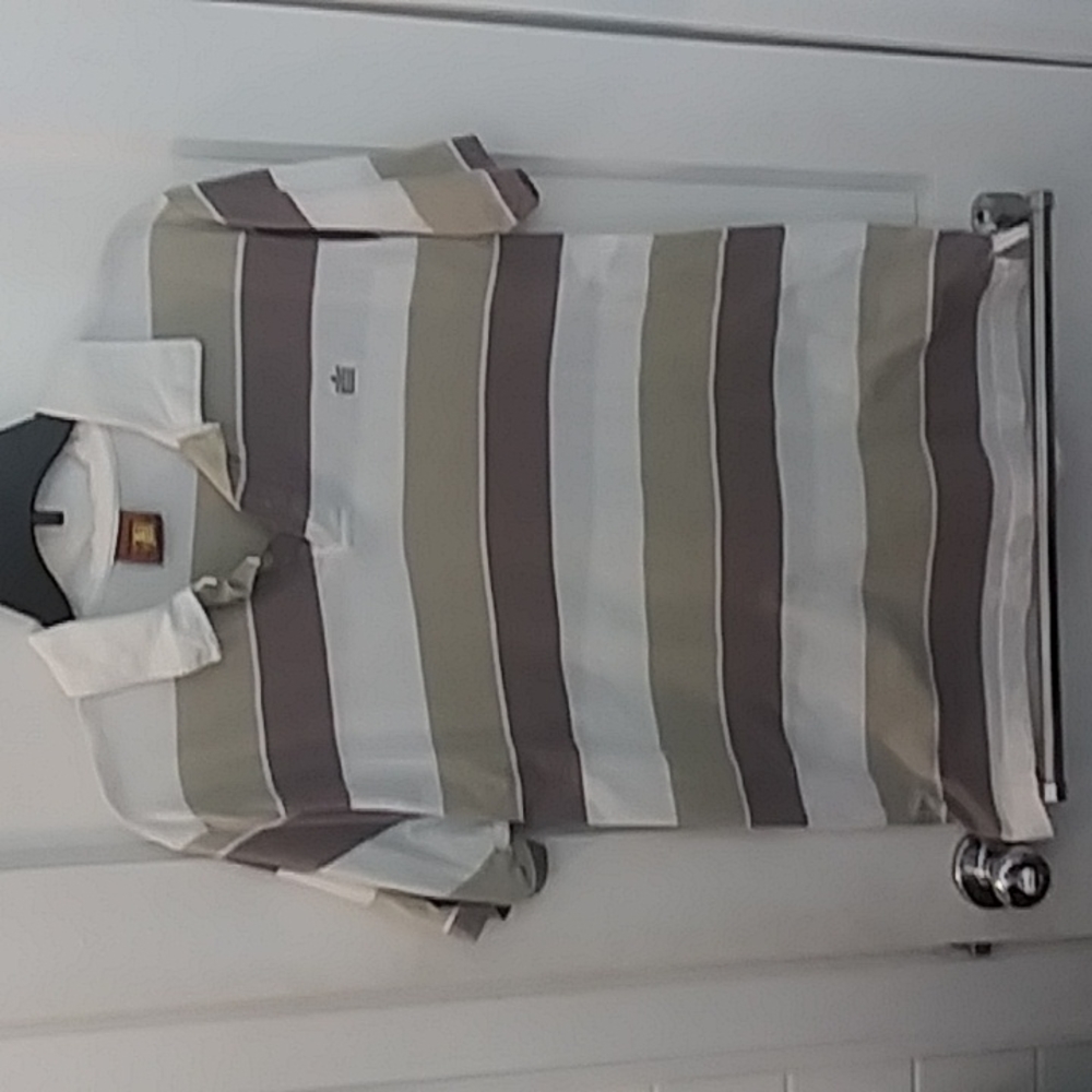 Mens medium grey collard t-shirt